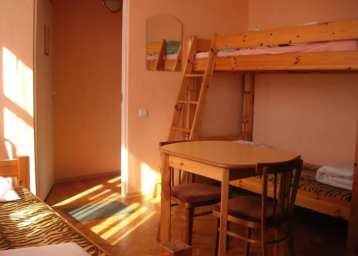 Elizabeth\'S Yh Rooms